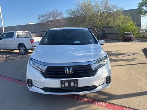 Used 2024 Honda Odyssey Elite image 2