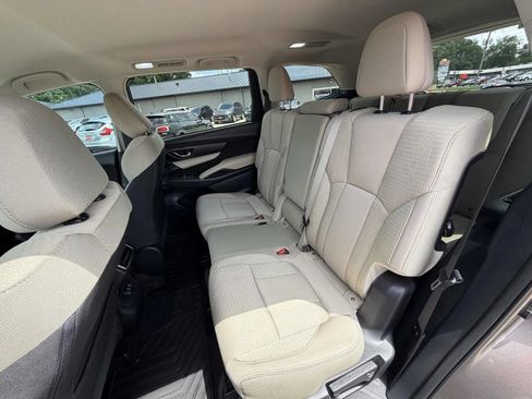Used 2021 Subaru Ascent Premium w/ Convenience Package AWD/4WD image 17