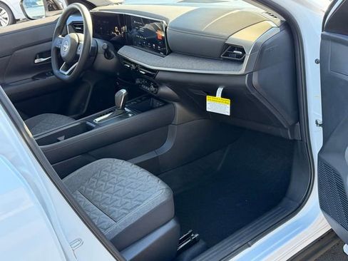 New 2026 Nissan Kicks SV w/ SV Premium Package FWD image 26