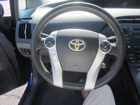 Used 2010 Toyota Prius Three FWD image 19