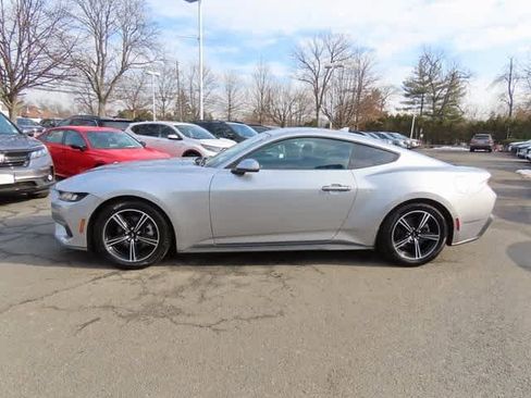 Used 2024 Ford Mustang Coupe image 3