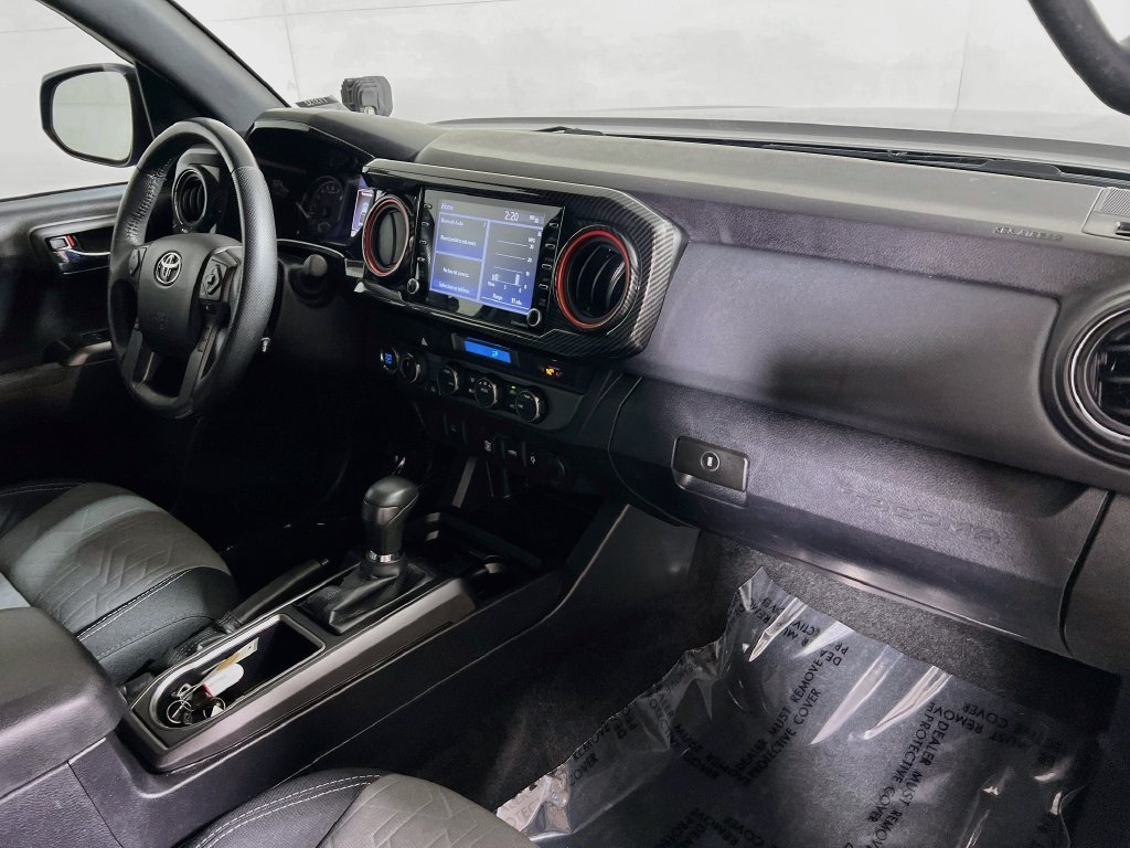 Certified 2022 Toyota Tacoma TRD Off-Road AWD/4WD image 25