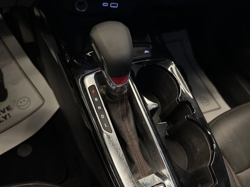 Used 2025 Chevrolet Trax RS w/ Sunroof Package FWD image 15