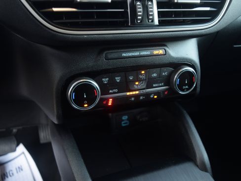 Certified 2022 Ford Escape SE w/ Convenience Package image 11