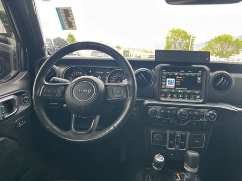 Used 2022 Jeep Gladiator Sport AWD/4WD image 10
