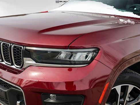 Used 2022 Jeep Grand Cherokee Overland image 3