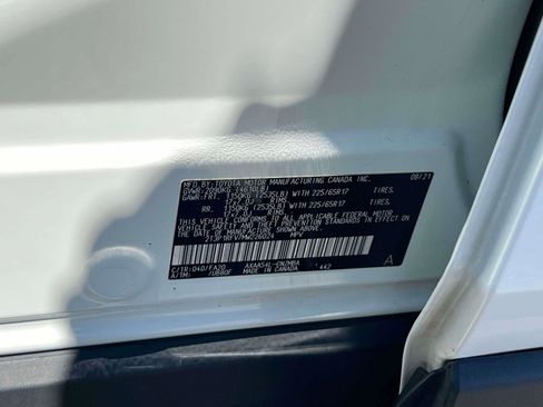 Used 2021 Toyota RAV4 XLE w/ Convenience Package image 24