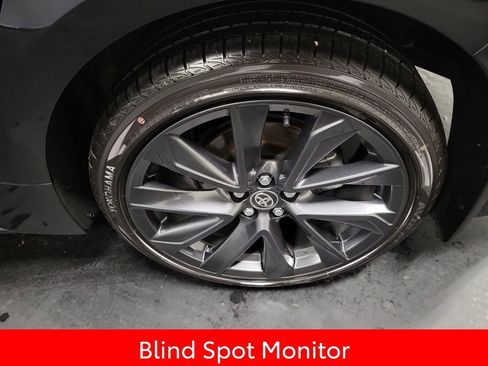 Used 2025 Toyota Corolla SE w/ SE Premium Package image 10