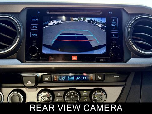 Used 2017 Toyota Tacoma TRD Off-Road AWD/4WD image 37