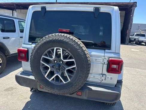 Used 2024 Jeep Wrangler Unlimited Sahara AWD/4WD image 6