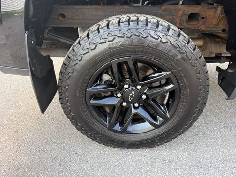 Used 2021 Chevrolet Silverado 1500 Custom Trail Boss AWD/4WD image 29