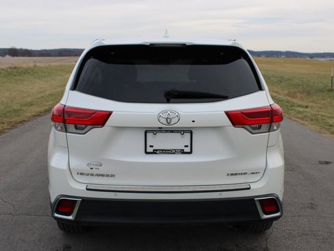 Used 2019 Toyota Highlander Limited image 6