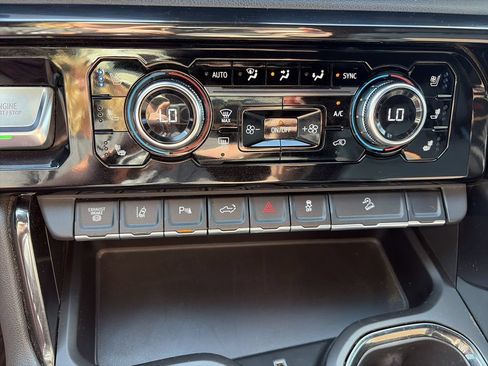 Used 2024 GMC Sierra 3500 AT4 w/ AT4 Preferred Package AWD/4WD image 26