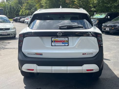 New 2025 Nissan Kicks SR w/ SR Premium Package image 4