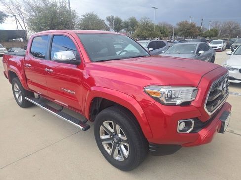 Used 2017 Toyota Tacoma Limited image 1