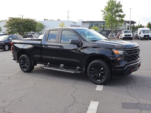 Used 2022 Chevrolet Silverado 1500 Custom AWD/4WD image 14