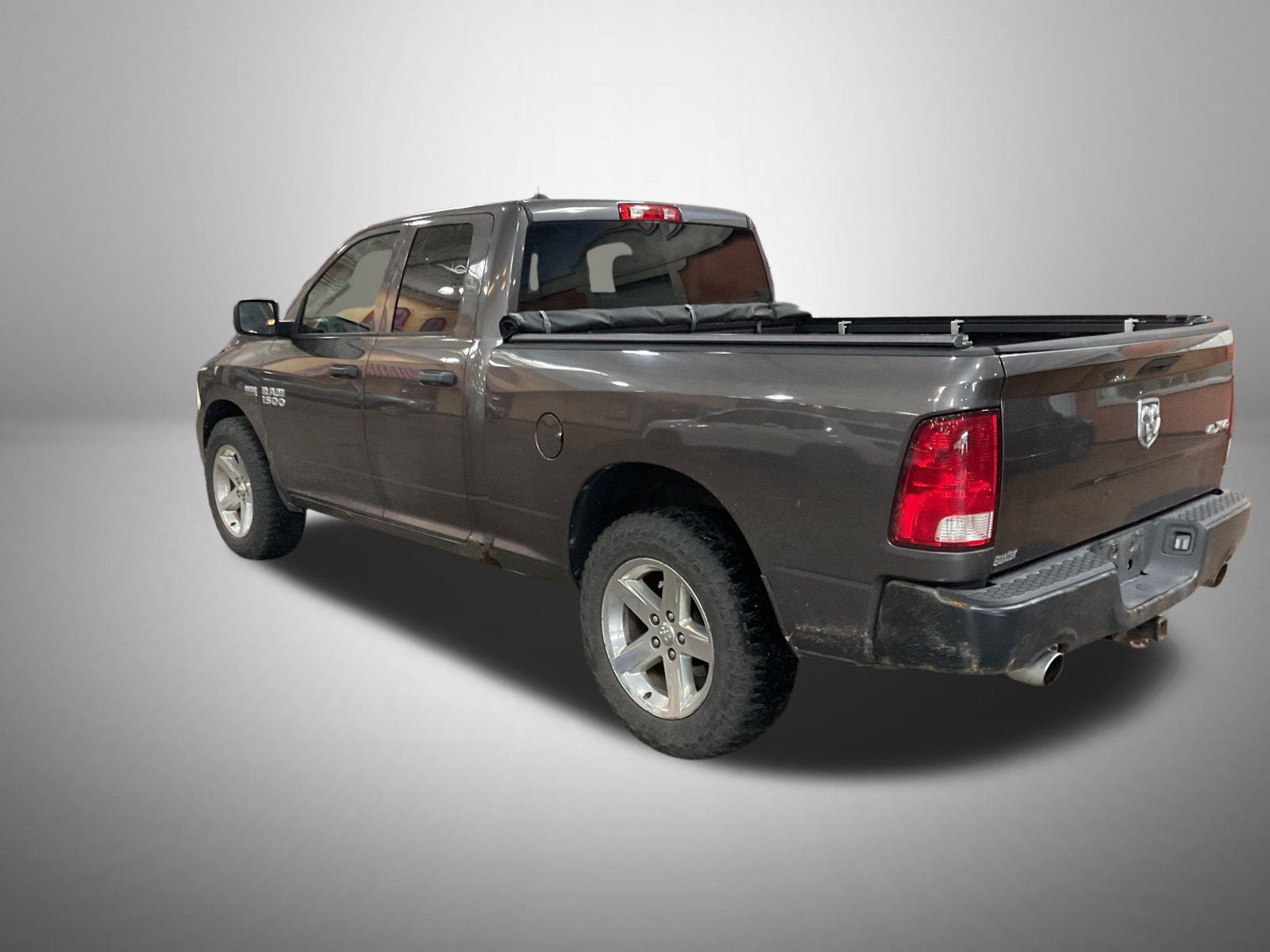 Used 2015 RAM 1500 Express AWD/4WD image 2