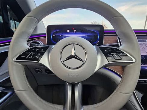 Certified 2023 Mercedes-Benz EQE 500 4MATIC SUV image 17