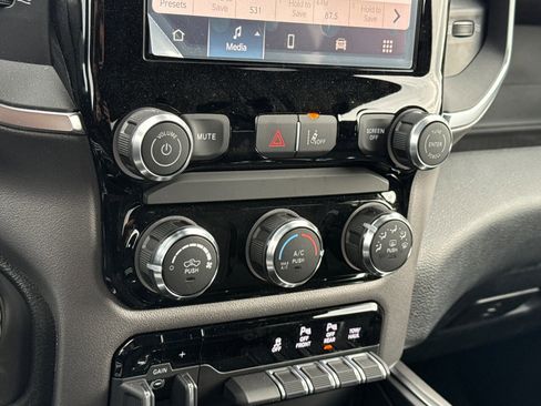 New 2026 RAM 1500 4x4 Crew Cab image 18