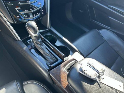 Used 2018 Cadillac XTS Luxury image 30