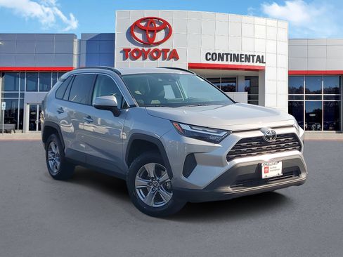 Certified 2022 Toyota RAV4 XLE AWD/4WD image 2
