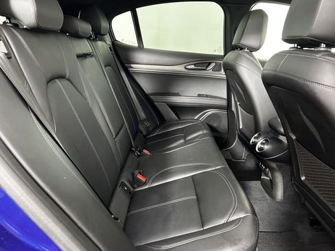 Used 2022 Alfa Romeo Stelvio Ti AWD/4WD image 14