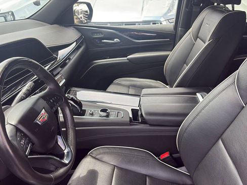 Used 2023 Cadillac Escalade ESV Sport AWD/4WD image 14