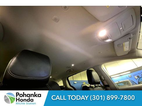 Used 2022 Chrysler Pacifica Touring-L image 28