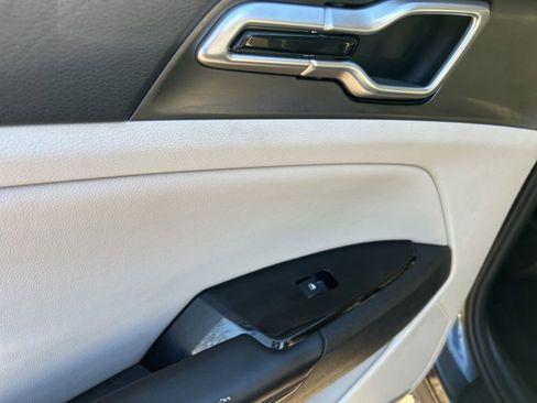 Used 2023 Kia Sportage EX image 19