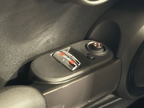 Used 2020 MINI Cooper 2-Door Hardtop image 30