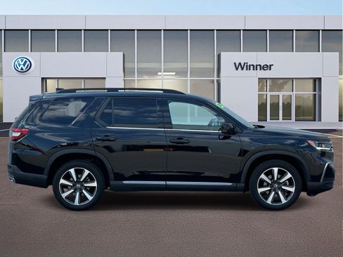 Used 2023 Honda Pilot Touring image 6