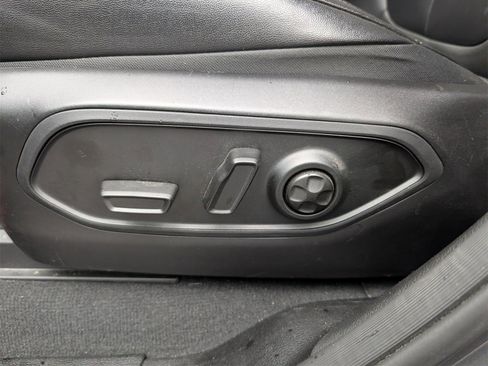 Used 2023 Jeep Grand Cherokee Limited w/ Black Appearance Package image 15