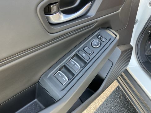 Used 2025 Honda Accord SE image 15