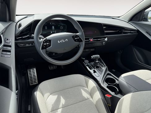 New 2025 Kia Niro SX Touring image 15