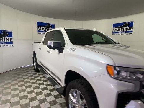Used 2024 Chevrolet Silverado 1500 High Country w/ High Country Premium Package AWD/4WD image 4