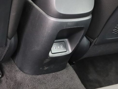 Used 2025 Hyundai Elantra SEL FWD image 17