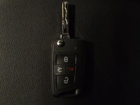 Used 2023 Volkswagen Jetta Sport image 32