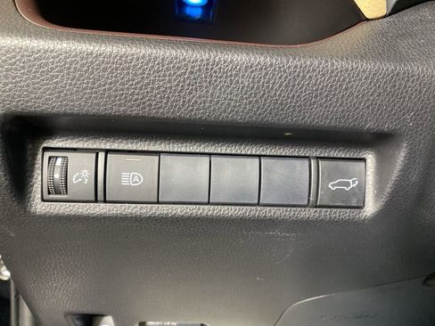 Used 2019 Toyota RAV4 Limited w/ Carpet Mat Package image 26