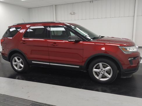 Used 2019 Ford Explorer XLT w/ Equipment Group 201A FWD image 11
