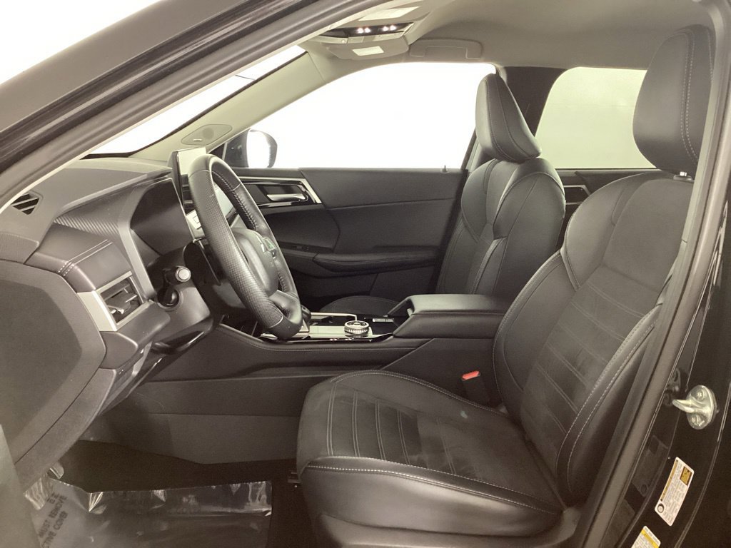 Used 2025 Mitsubishi Outlander SE AWD/4WD image 10
