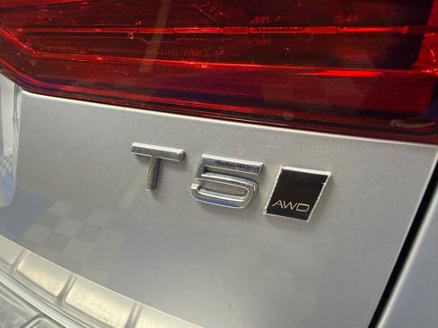 Used 2020 Volvo XC60 T5 Momentum AWD/4WD image 31