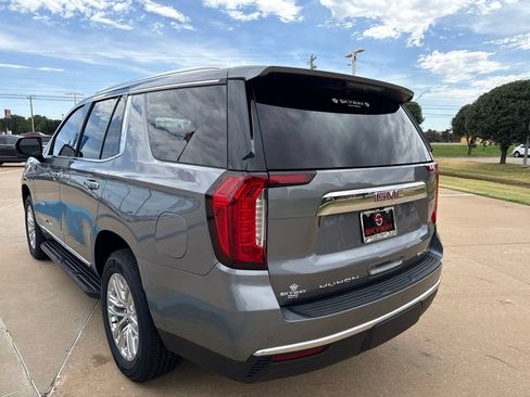 Used 2022 GMC Yukon SLT w/ SLT Luxury Package AWD/4WD image 5