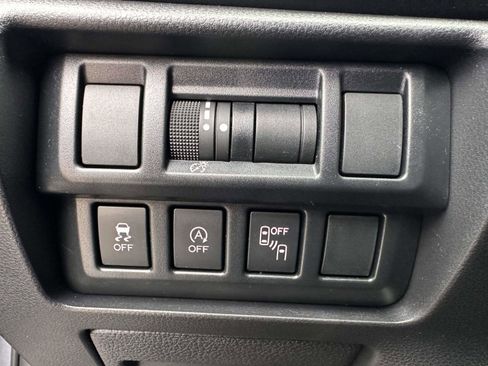 Used 2021 Subaru Crosstrek 2.0i Premium w/ Moonroof Package image 16