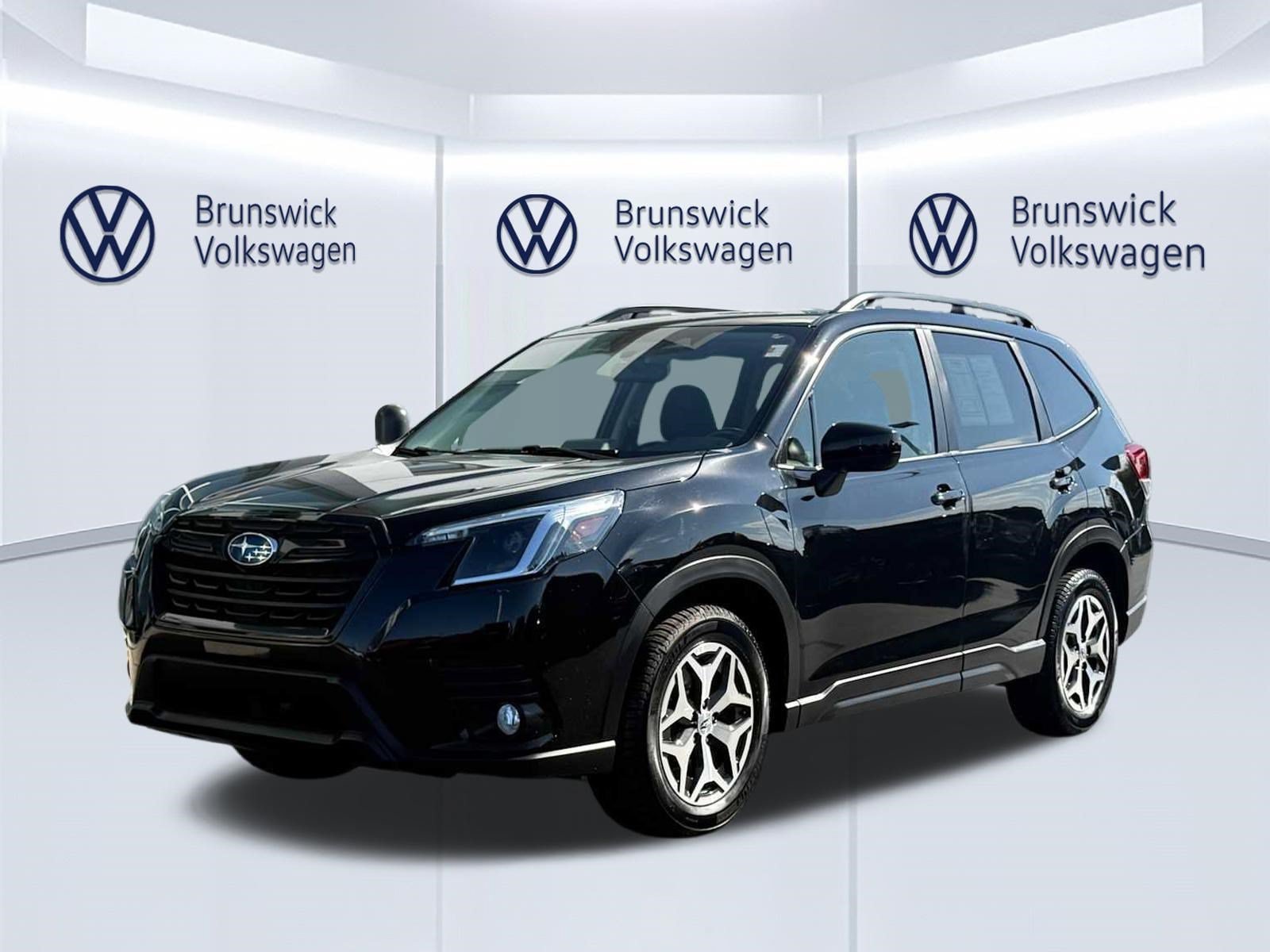 Used 2022 Subaru Forester Premium AWD/4WD image 1