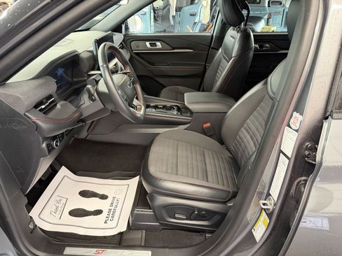 Certified 2025 Ford Explorer ST-Line w/ ST-Line Street Pack AWD/4WD image 13