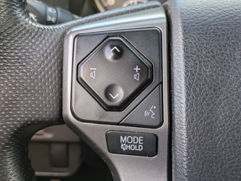 Used 2016 Toyota Tacoma SR5 image 22