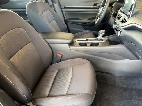 Used 2026 Nissan Altima 2.5 SV FWD image 36