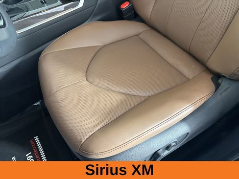 Used 2025 Toyota Highlander XLE image 14