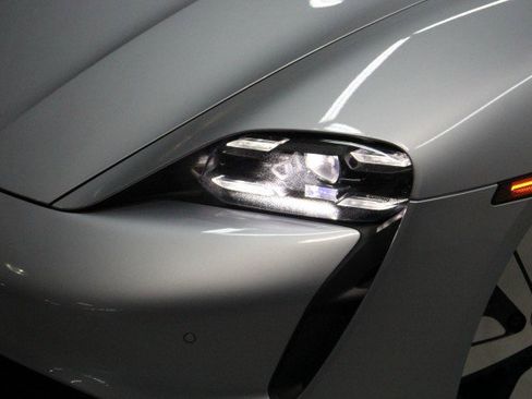 Used 2021 Porsche Taycan 4S w/ Premium Package image 2