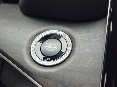 New 2025 Jeep Grand Cherokee L Limited w/ Black Appearance Package image 33